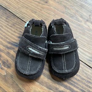 Brown suede robeez 6-12 month euc